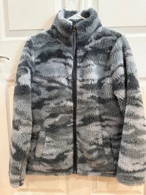 Plush Sherpa  Zip-Up Jacket in Gray Camouflage with pockets